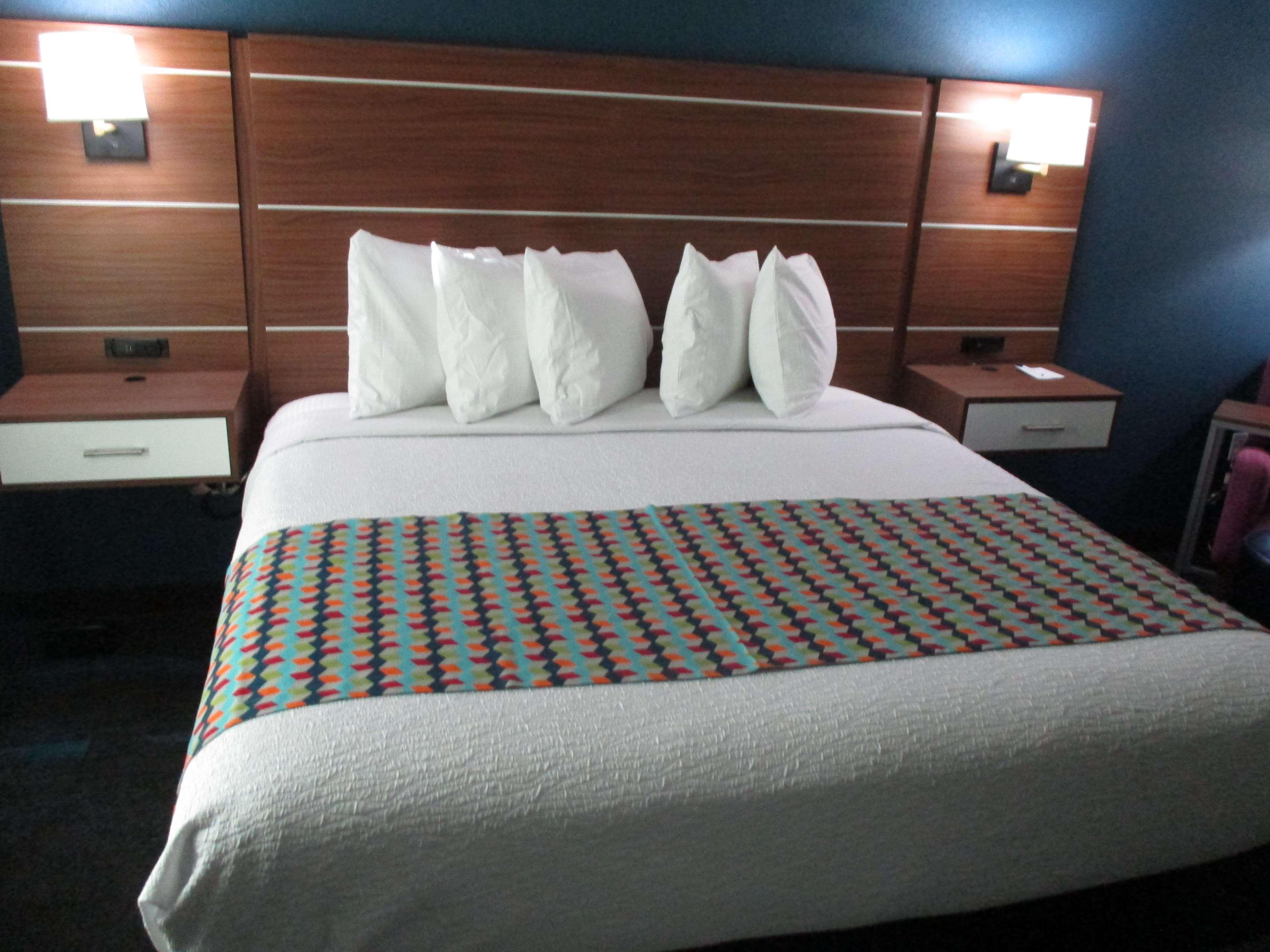 Hotel Western Coweta's 1st Coweta